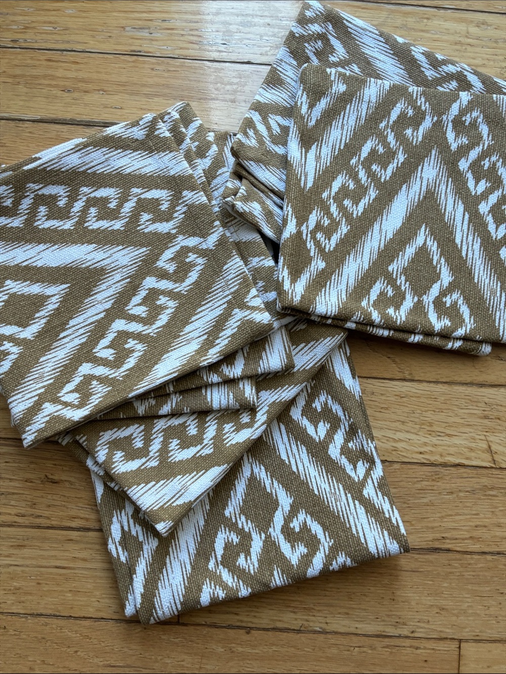 Set of 8 cotton cloth napkins new with out tags